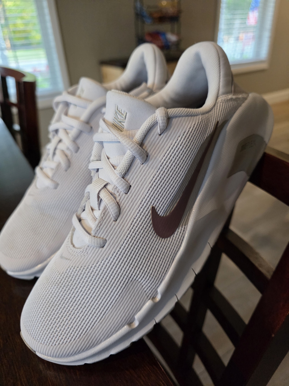 Womens Nike Flex Train Sneakers Size 8.5 Barely Worn